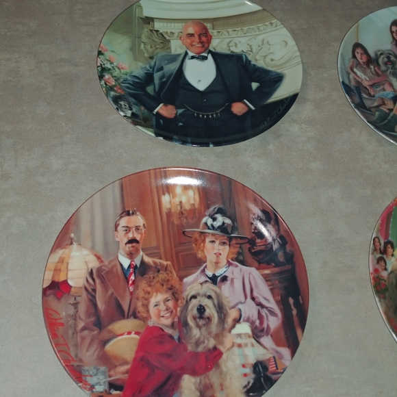 Edwin M. Knowles collector Annie Plates - Picture 3 of 5